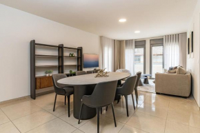 Luxury and Large 2 Bedroom - Rav Kuk Residence